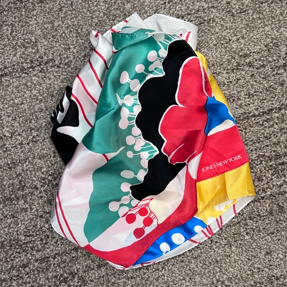 Scarf- Floral, colorful silk oblong scarf, Jones of New York, 62” x 13” - Picture 12 of 15